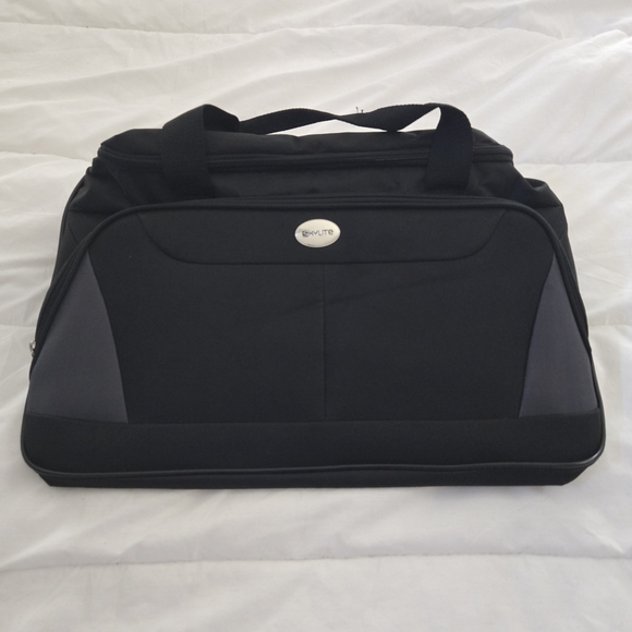 Skylite Black Travel Duffle Bag - Picture 2 of 5
